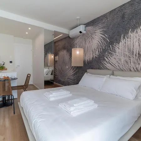 Apartment Pico - Roma 20 *