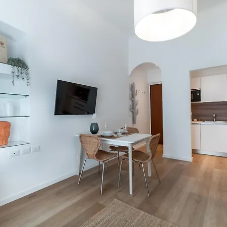 Apartment Pico - Roma 20 *