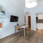 Apartment Pico - Roma 20 *